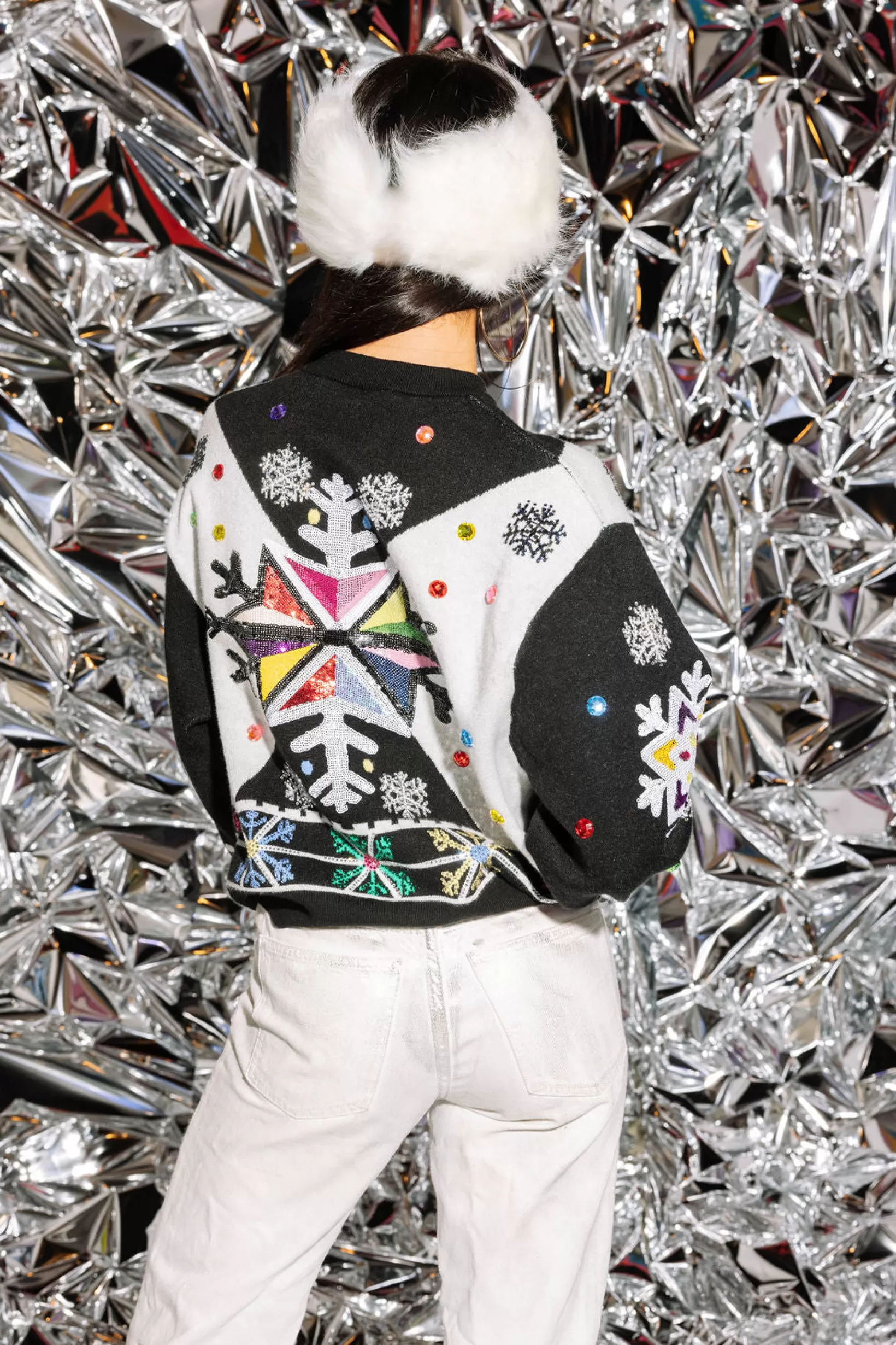 Hot Queen of Sparkles Black & White Vintage Snowflake Colorblock Sweater Black/White