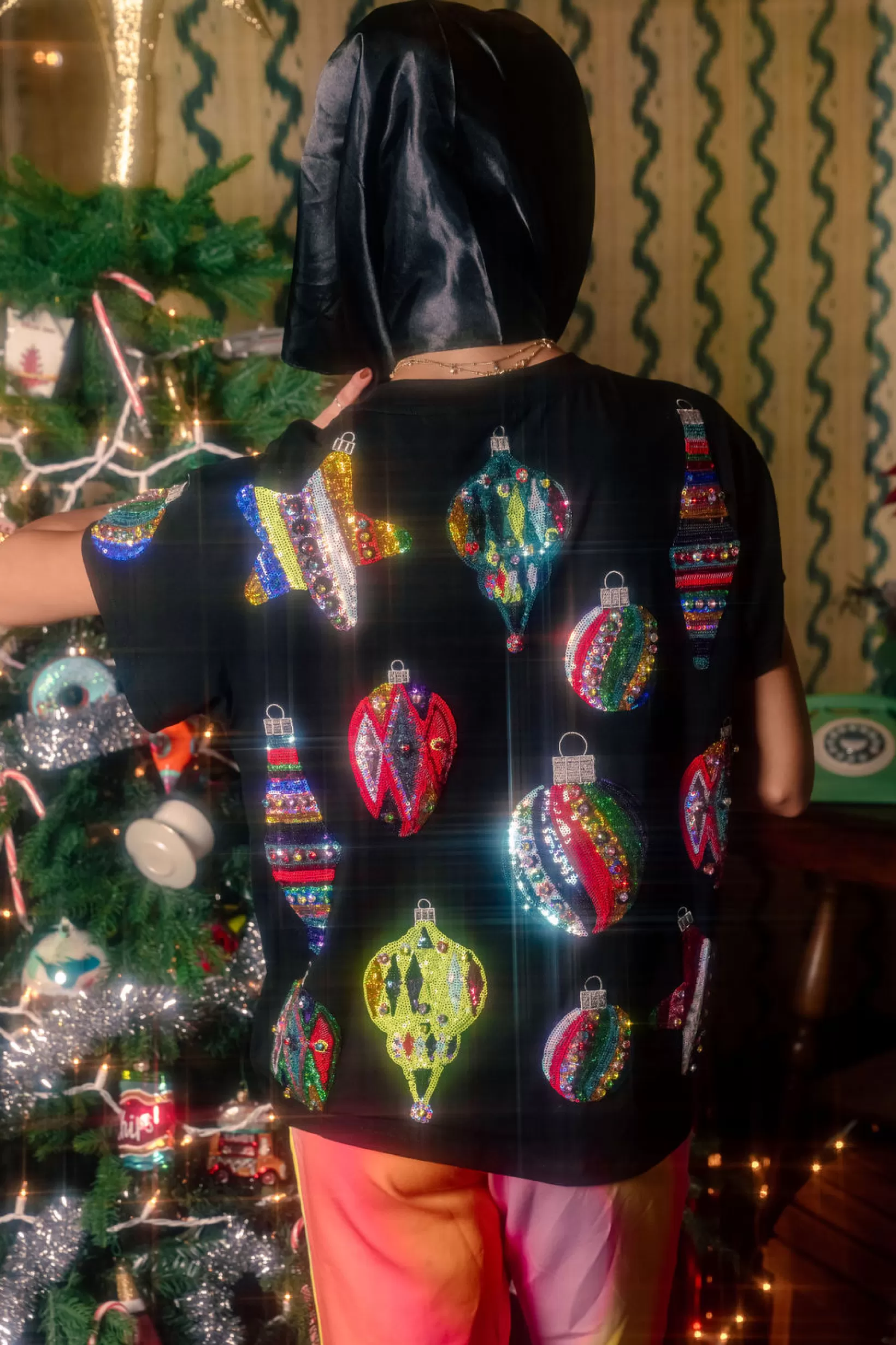Online Queen of Sparkles Multi Color Ornaments Tee Black