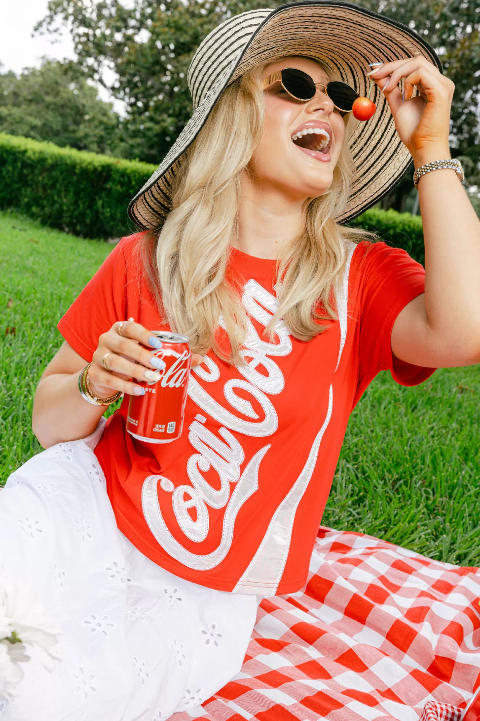 Store Queen of Sparkles Coca-Cola® Logo Tee Red