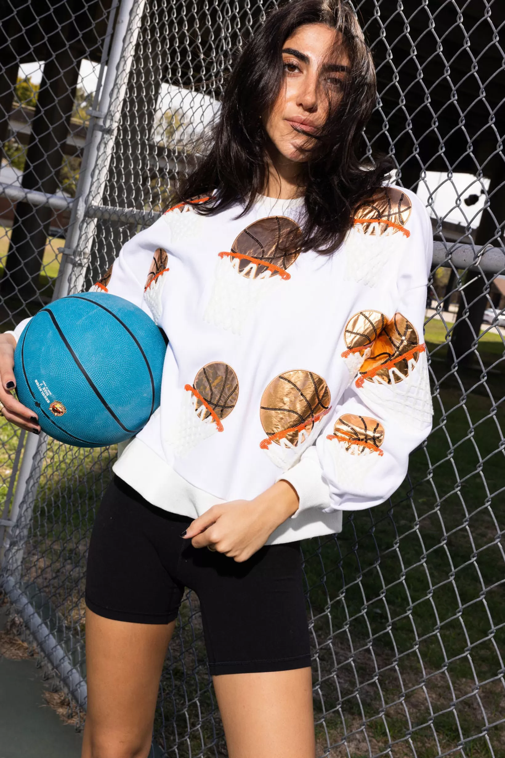 Outlet Queen of Sparkles Basketball Hoop Sweatshirt White